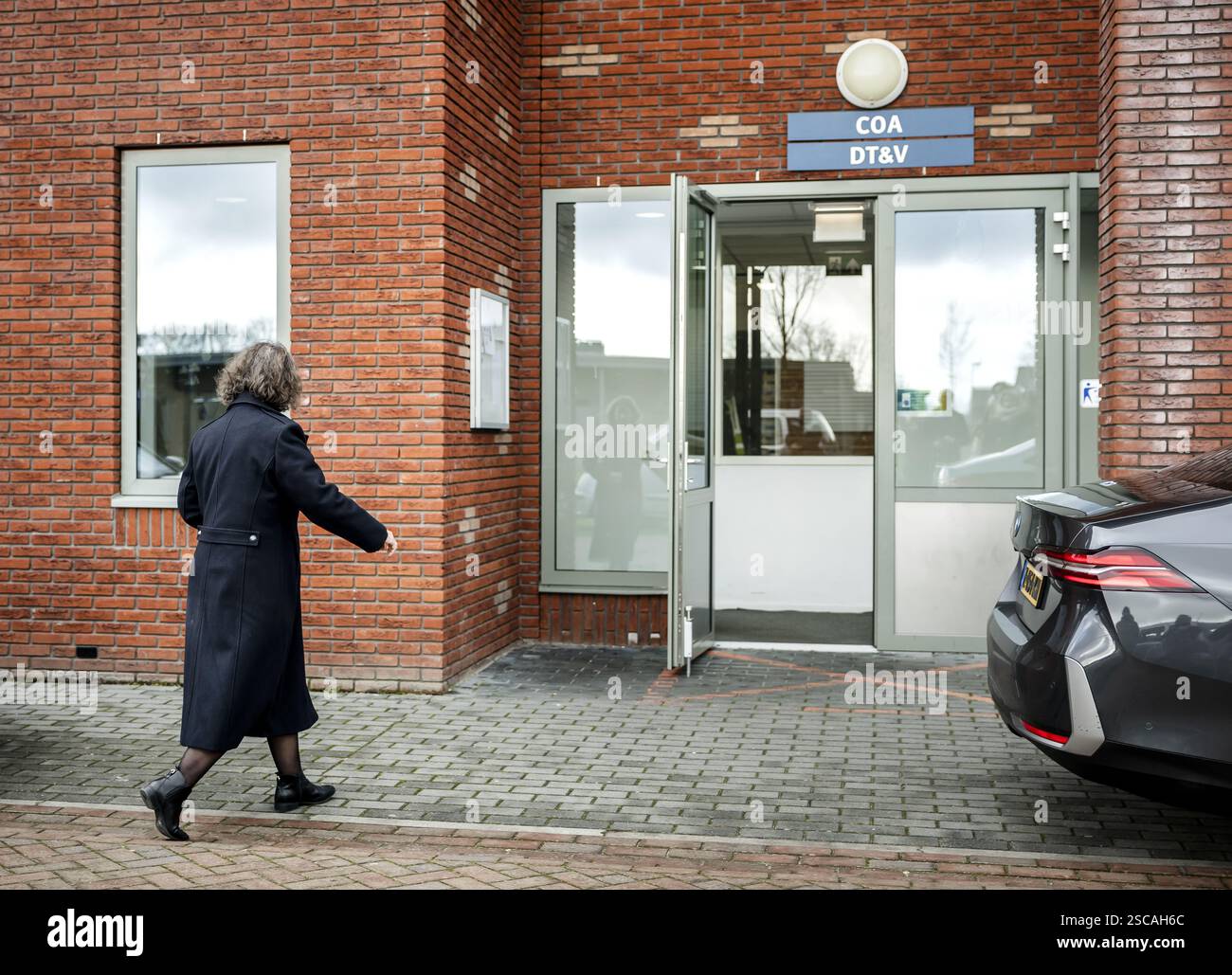 Royal Honors Row: PVV Minister's Stand On Asylum Volunteers Royal Honors Row: PVV Minister's Stand On Asylum Volunteers