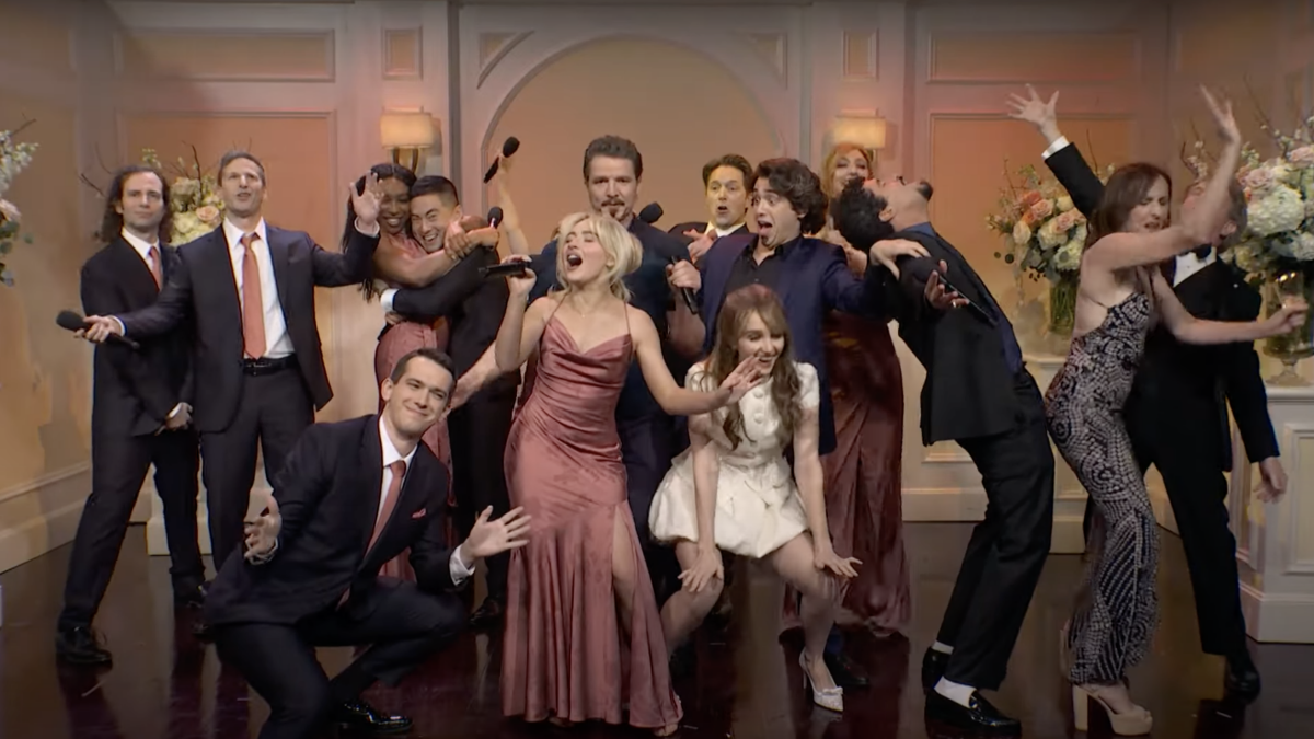 Sabrina Carpenter's SNL Surprise: A Fun Size Reunion Sabrina Carpenter's SNL Surprise: A Fun Size Reunion