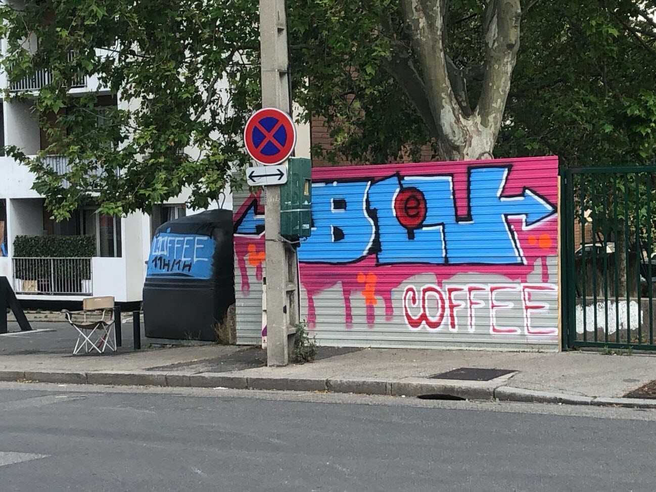Saint-Ouen: L'école Maternelle Menacée Par Un Point De Deal - Vote Pour Un Déménagement Saint-Ouen: L'école Maternelle Menacée Par Un Point De Deal - Vote Pour Un Déménagement