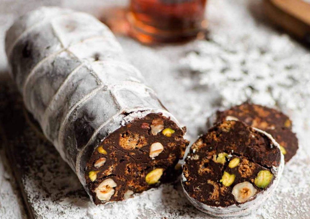 Salami Au Chocolat : Une Tradition Sucrée De France Salami Au Chocolat : Une Tradition Sucrée De France
