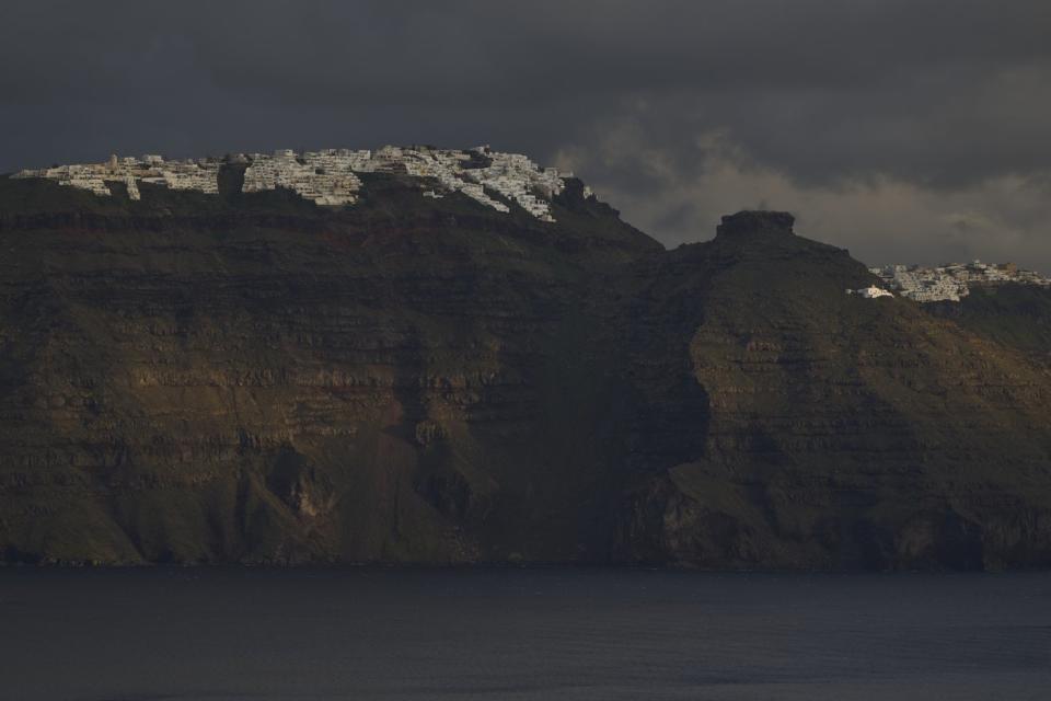 Santorini's Seismic Shift: Scientists Report Fewer Earthquakes, But Uncertainty Remains Santorini's Seismic Shift: Scientists Report Fewer Earthquakes, But Uncertainty Remains