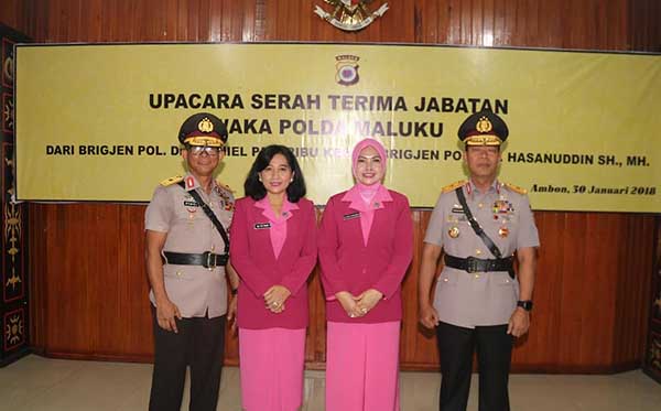Serah Terima Jabatan 7 Pamen Polda Bali: Irjen Daniel Sampaikan Pesan Inspiratif Serah Terima Jabatan 7 Pamen Polda Bali: Irjen Daniel Sampaikan Pesan Inspiratif