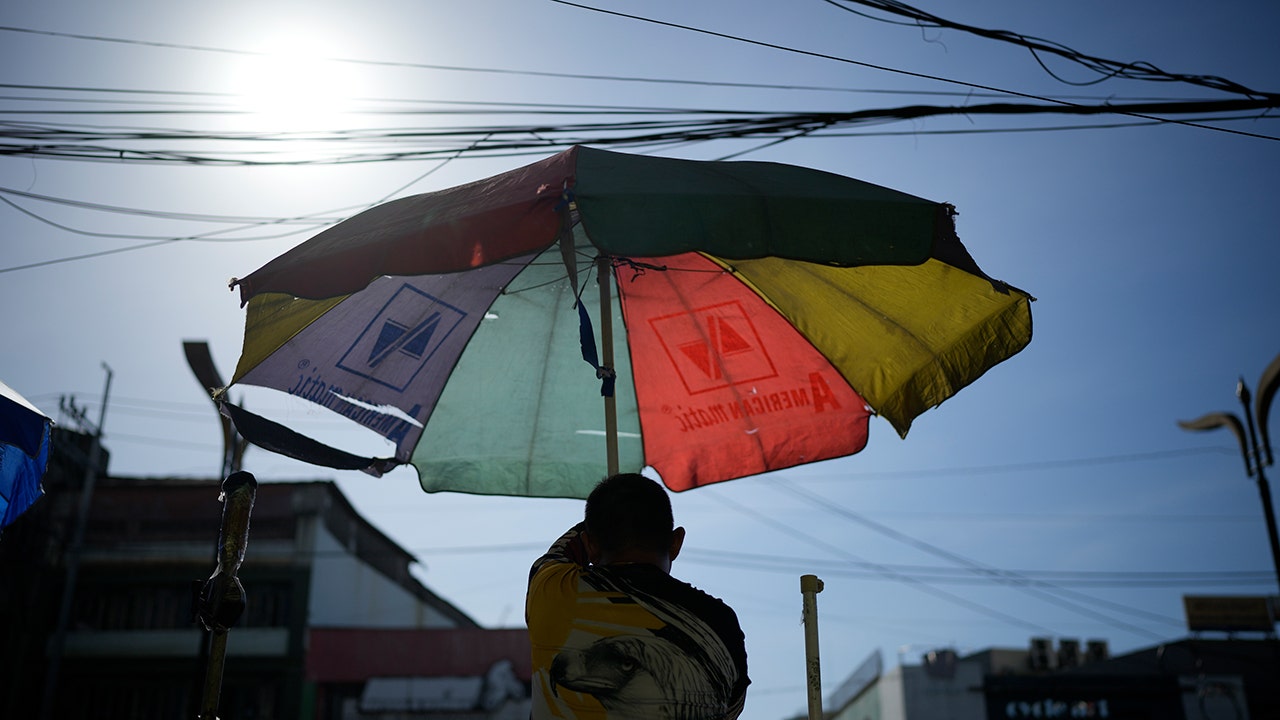 Severe Heat Wave Prompts School Closures In Manila Severe Heat Wave Prompts School Closures In Manila