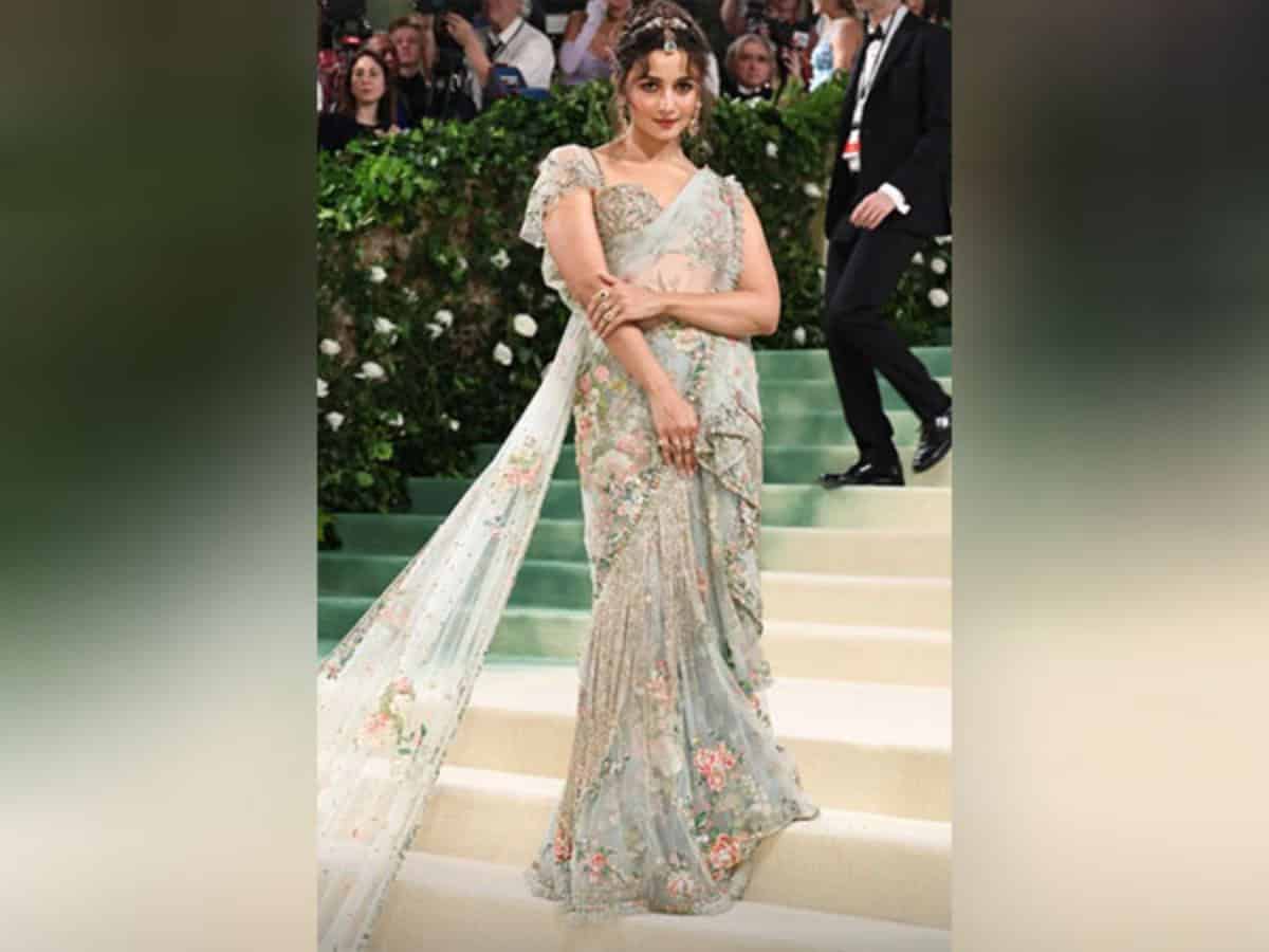 Shah Rukh Khan's Met Gala Debut: A Sabyasachi Moment Shah Rukh Khan's Met Gala Debut: A Sabyasachi Moment