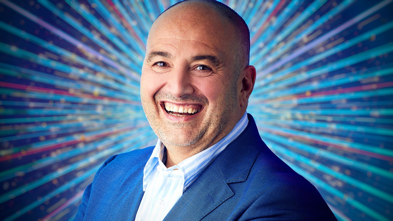 Singer Wynne Evans's BBC Meeting Delayed; Spends Day With Girlfriend Singer Wynne Evans's BBC Meeting Delayed; Spends Day With Girlfriend