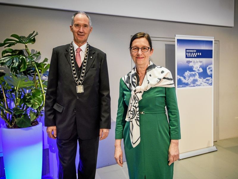 Skandal An Der Uni Duisburg-Essen: Notenmanipulation Für 900 Euro Skandal An Der Uni Duisburg-Essen: Notenmanipulation Für 900 Euro