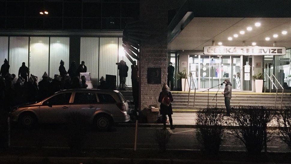 Spor Mezi ČT A Médii: Deník N A Seznam Zpráv Bez Přístupu Na Brífink Spor Mezi ČT A Médii: Deník N A Seznam Zpráv Bez Přístupu Na Brífink