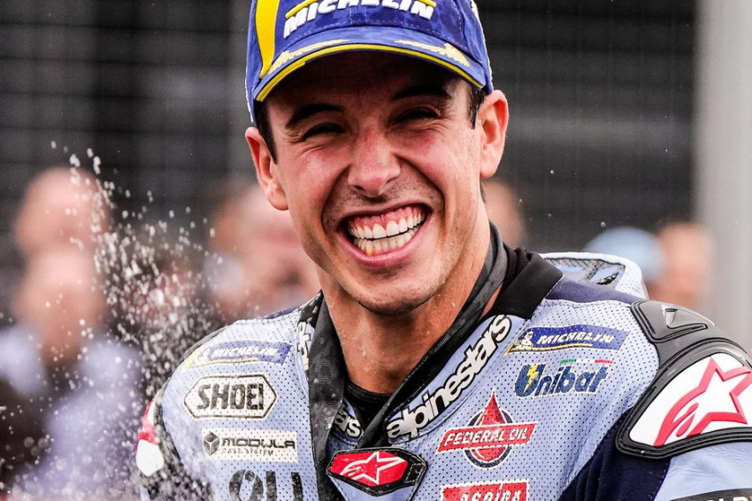 Sprint Race MotoGP Inggris: Catatan Waktu Rins, Jatuhnya Marquez, Dan Siaran Langsung Trans7 Sprint Race MotoGP Inggris: Catatan Waktu Rins, Jatuhnya Marquez, Dan Siaran Langsung Trans7