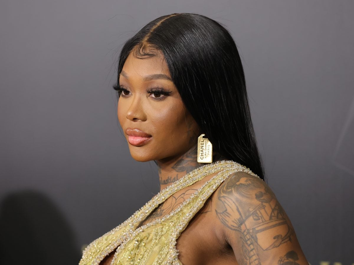 Summer Walker Opens Up About Life-Threatening Delivery Summer Walker Opens Up About Life-Threatening Delivery