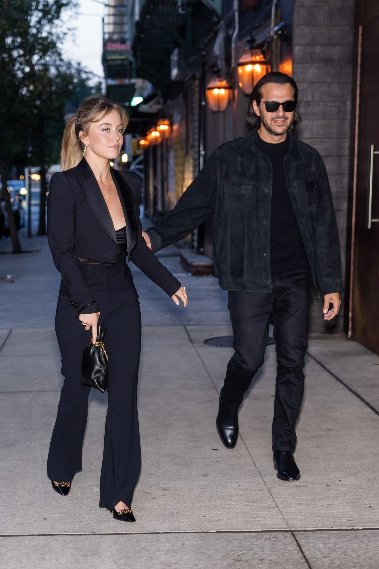 Sydney Sweeney And Fiancé Jonathan Davino: Breakup Speculation Continues Sydney Sweeney And Fiancé Jonathan Davino: Breakup Speculation Continues