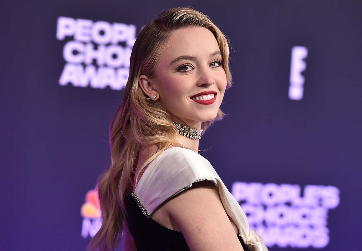 Sydney Sweeney's Post-Engagement Euphoria Wedding Dress Scenes Sydney Sweeney's Post-Engagement Euphoria Wedding Dress Scenes