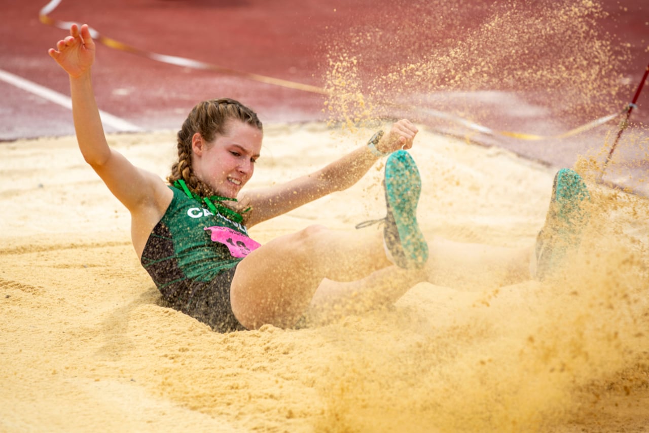 T-Bird Girls' Relay Sweep Earns Home Invite Win