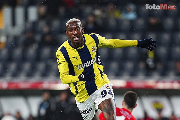 Talisca-Tadic: Fenerbahçe'de Transfer Ve Saha İçi Gerilimi Talisca-Tadic: Fenerbahçe'de Transfer Ve Saha İçi Gerilimi