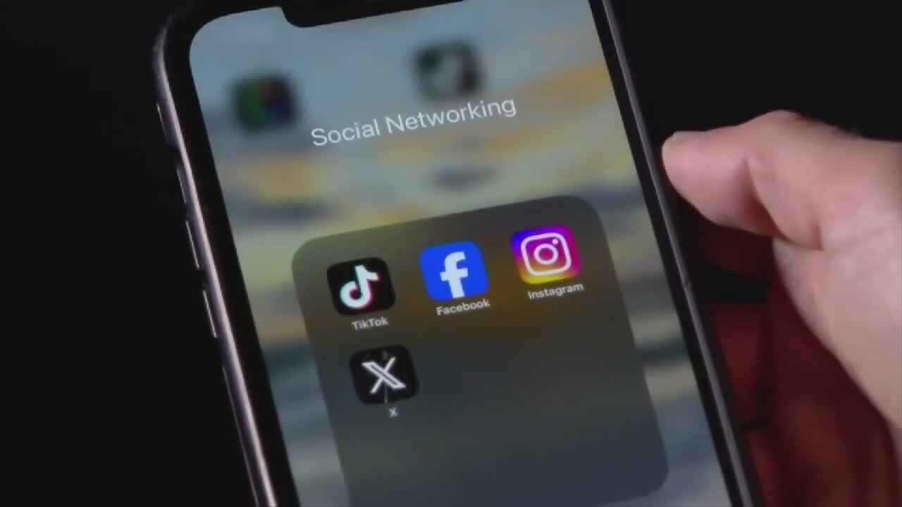 Texas Weighs Ban On Minors' Social Media: A Closer Look Texas Weighs Ban On Minors' Social Media: A Closer Look