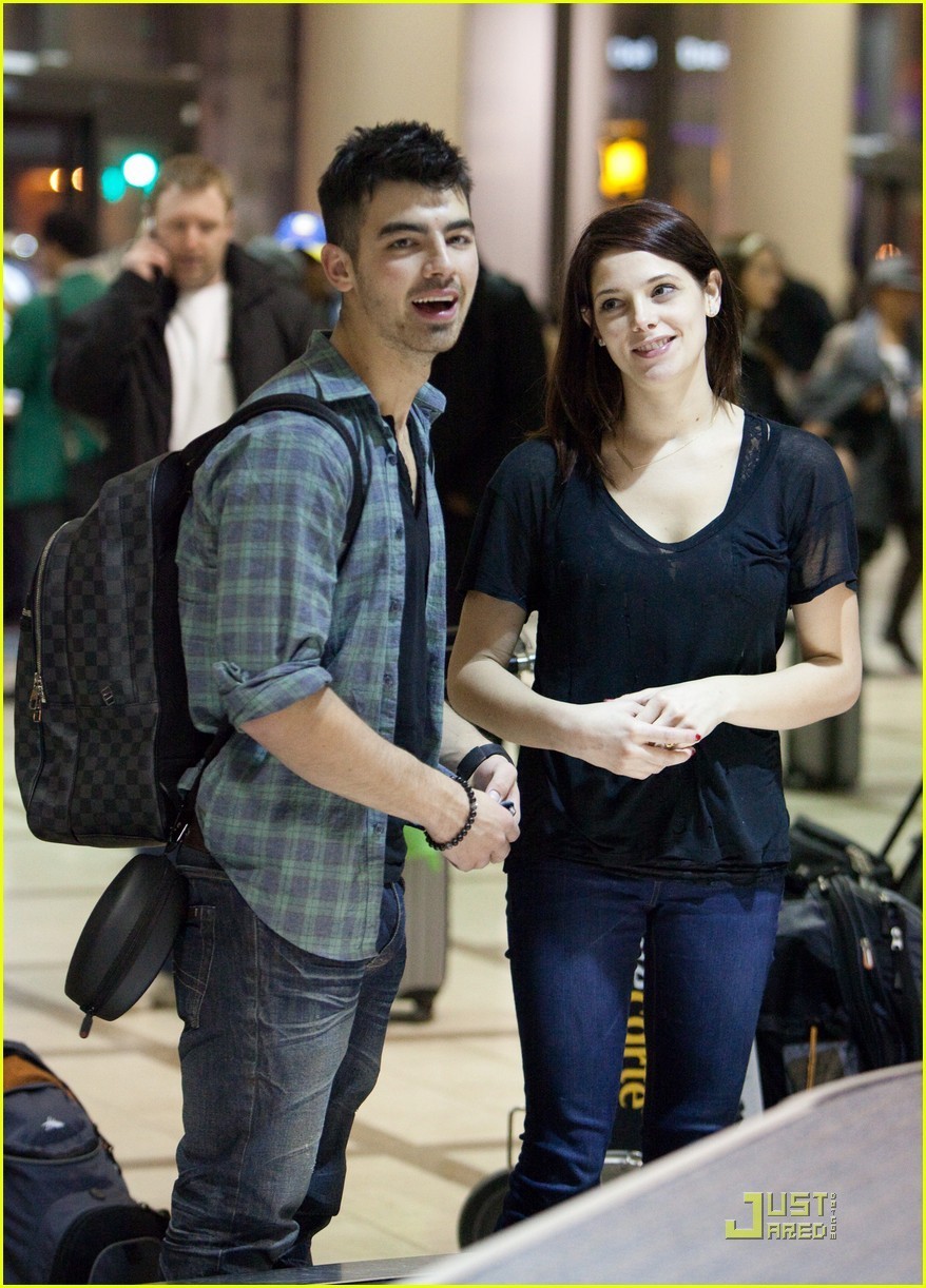 The Best Response: How Joe Jonas Handled A Couple's Argument The Best Response: How Joe Jonas Handled A Couple's Argument
