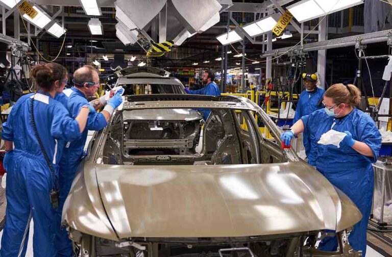 The China Market: Navigating Challenges For Automakers Like BMW And Porsche The China Market: Navigating Challenges For Automakers Like BMW And Porsche