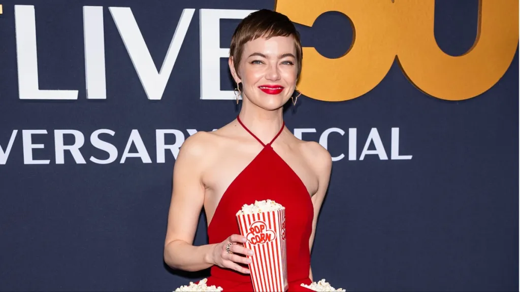 The Dress That Stole The Show: Emma Stone At SNL's 50th Anniversary The Dress That Stole The Show: Emma Stone At SNL's 50th Anniversary