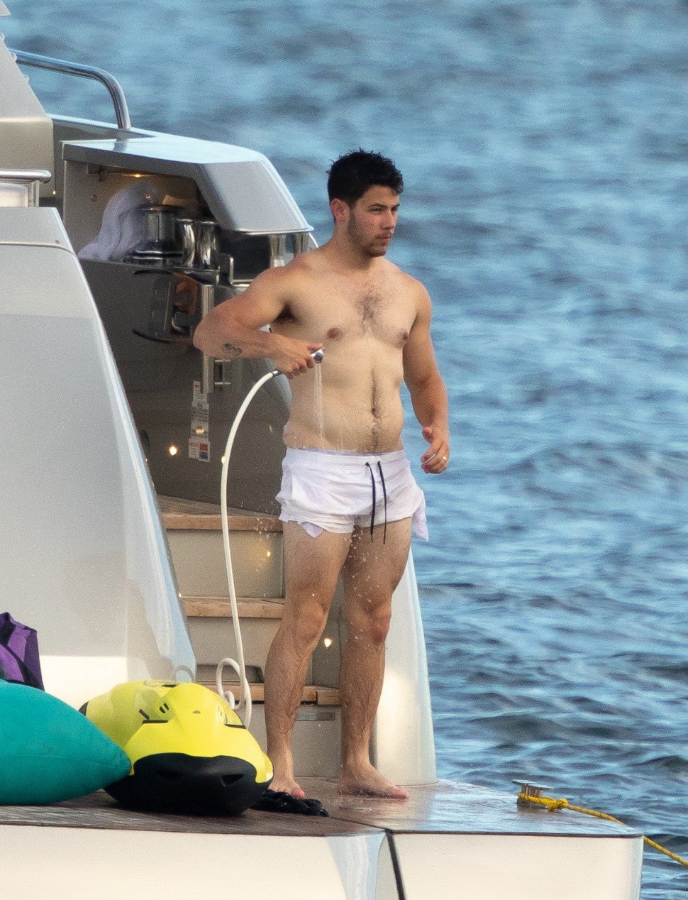 The Jonas Brothers: Couple's Fight And Joe's Reaction The Jonas Brothers: Couple's Fight And Joe's Reaction