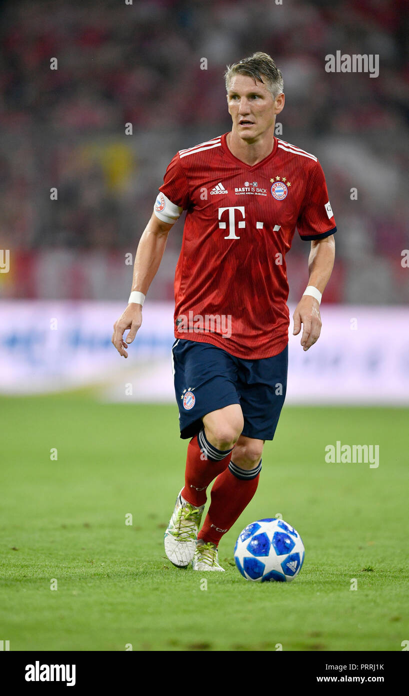 Thomas Müller's 25-Year Allianz Arena Legacy: A Poignant Farewell Thomas Müller's 25-Year Allianz Arena Legacy: A Poignant Farewell