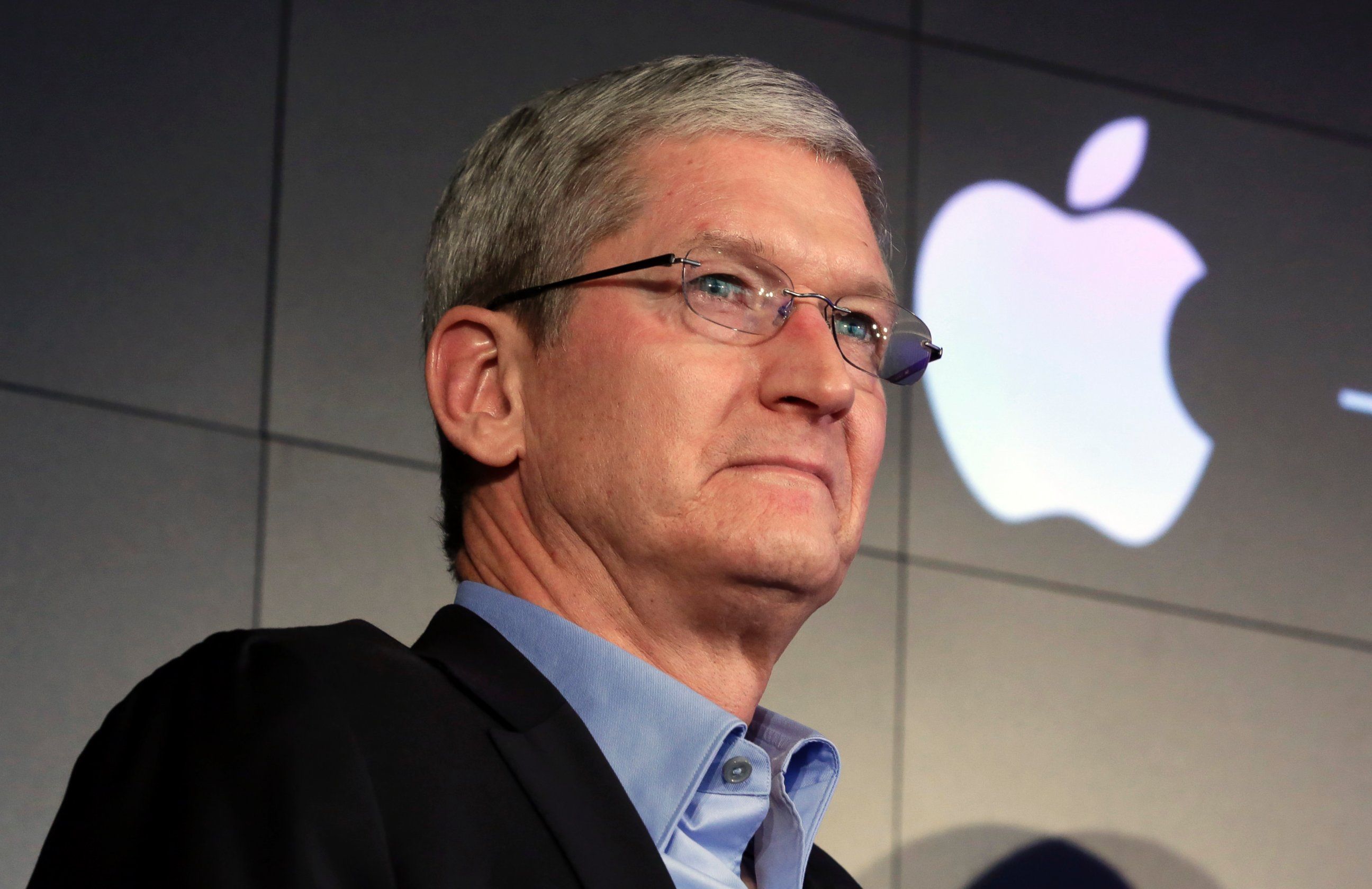 Tim Cook's 2023: Challenges Facing Apple's CEO Tim Cook's 2023: Challenges Facing Apple's CEO