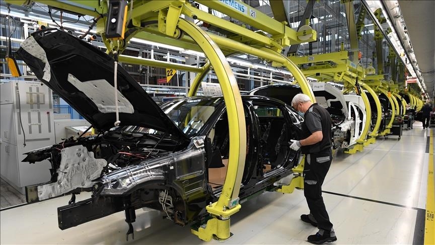 U.S. Economy Contracts: 0.2% Shrinkage Due To Spending And Tariffs