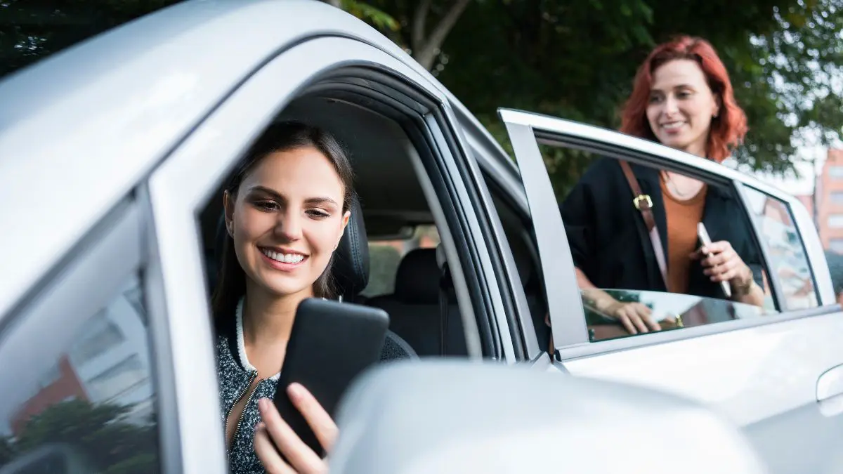 Uber And Heads Up For Tails Partner To Offer Pet-Friendly Rides In Delhi And Mumbai Uber And Heads Up For Tails Partner To Offer Pet-Friendly Rides In Delhi And Mumbai