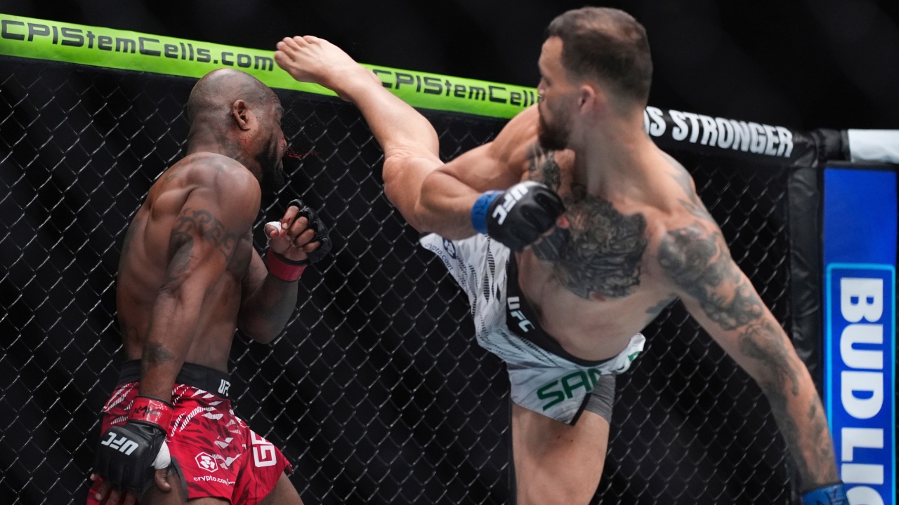 UFC 313: Mauricio Ruffy Shows Off KO-Clinching Spinning Kick UFC 313: Mauricio Ruffy Shows Off KO-Clinching Spinning Kick