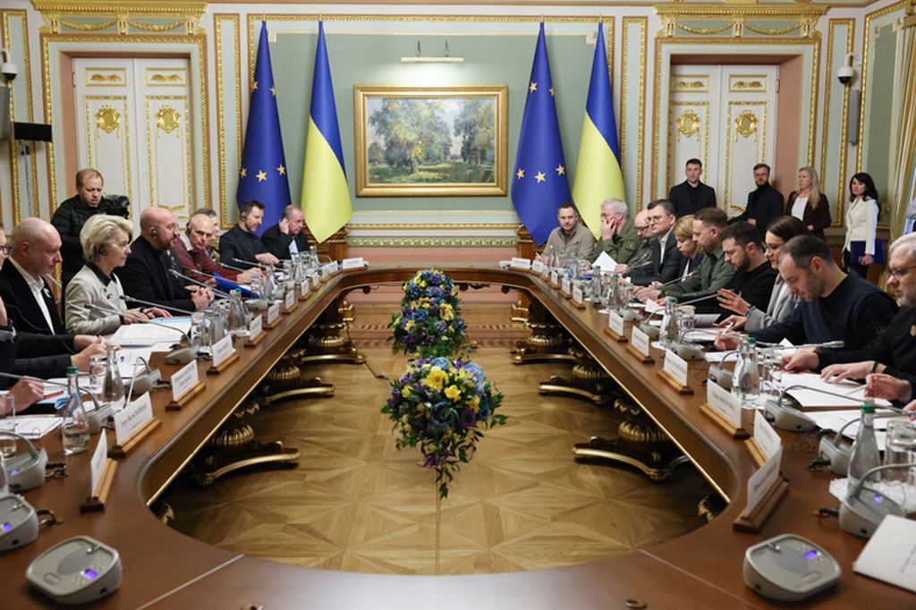 Ukraine-Russia Negotiations: Zelensky's Response To Trump's Mediation Ukraine-Russia Negotiations: Zelensky's Response To Trump's Mediation