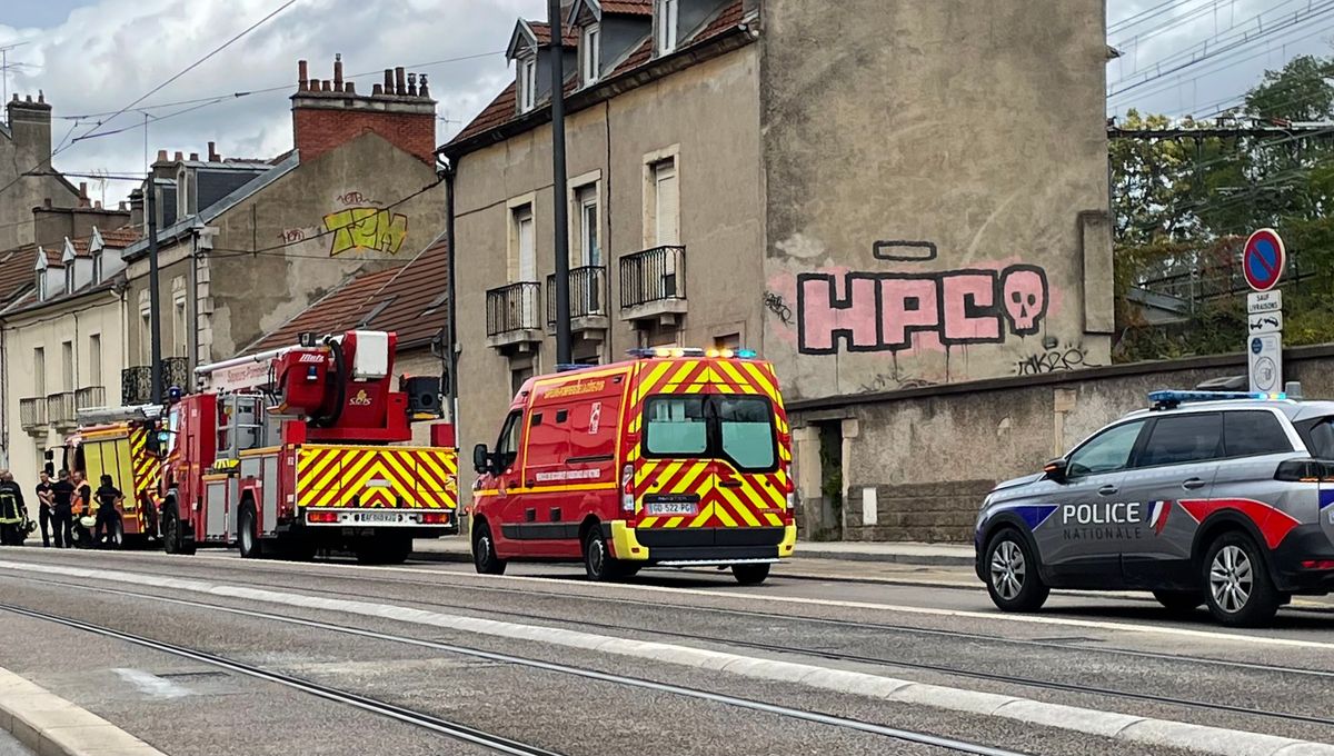 Un Début D'incendie À La Médiathèque Champollion De Dijon Un Début D'incendie À La Médiathèque Champollion De Dijon
