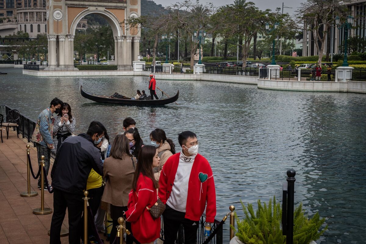 Unexpectedly High Macau Gaming Revenue Leading Into Golden Week Unexpectedly High Macau Gaming Revenue Leading Into Golden Week