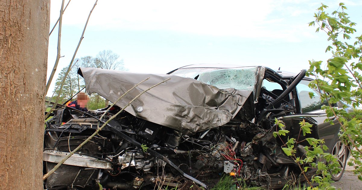 Unfall Bei Stemwede: Bad Essener Erleidet Baumkollision