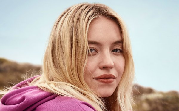 Warner Bros. Eyes Reddit Post For Sydney Sweeney Film Adaptation Warner Bros. Eyes Reddit Post For Sydney Sweeney Film Adaptation