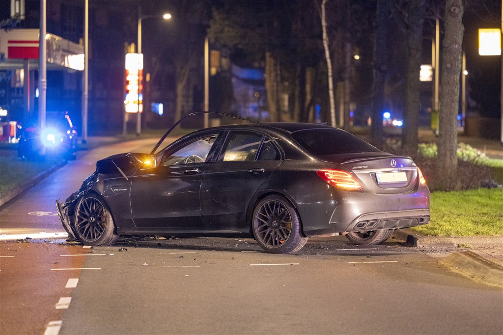 Wat Is Een Zware Auto? Een Analyse Van Mediaverslagen (GeenStijl) Wat Is Een Zware Auto? Een Analyse Van Mediaverslagen (GeenStijl)