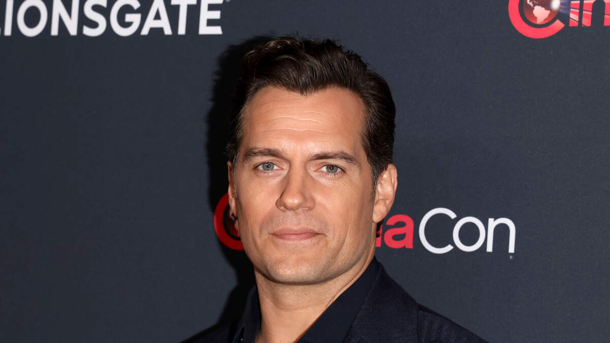 Why The Fake Henry Cavill Captain Britain Trailer Went Viral Why The Fake Henry Cavill Captain Britain Trailer Went Viral