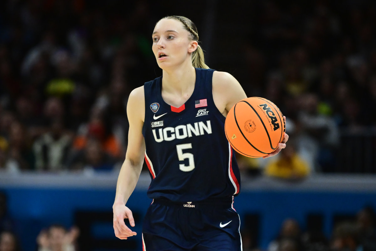 WNBA Debut: Paige Bueckers Receives City's Honorary Name Change WNBA Debut: Paige Bueckers Receives City's Honorary Name Change