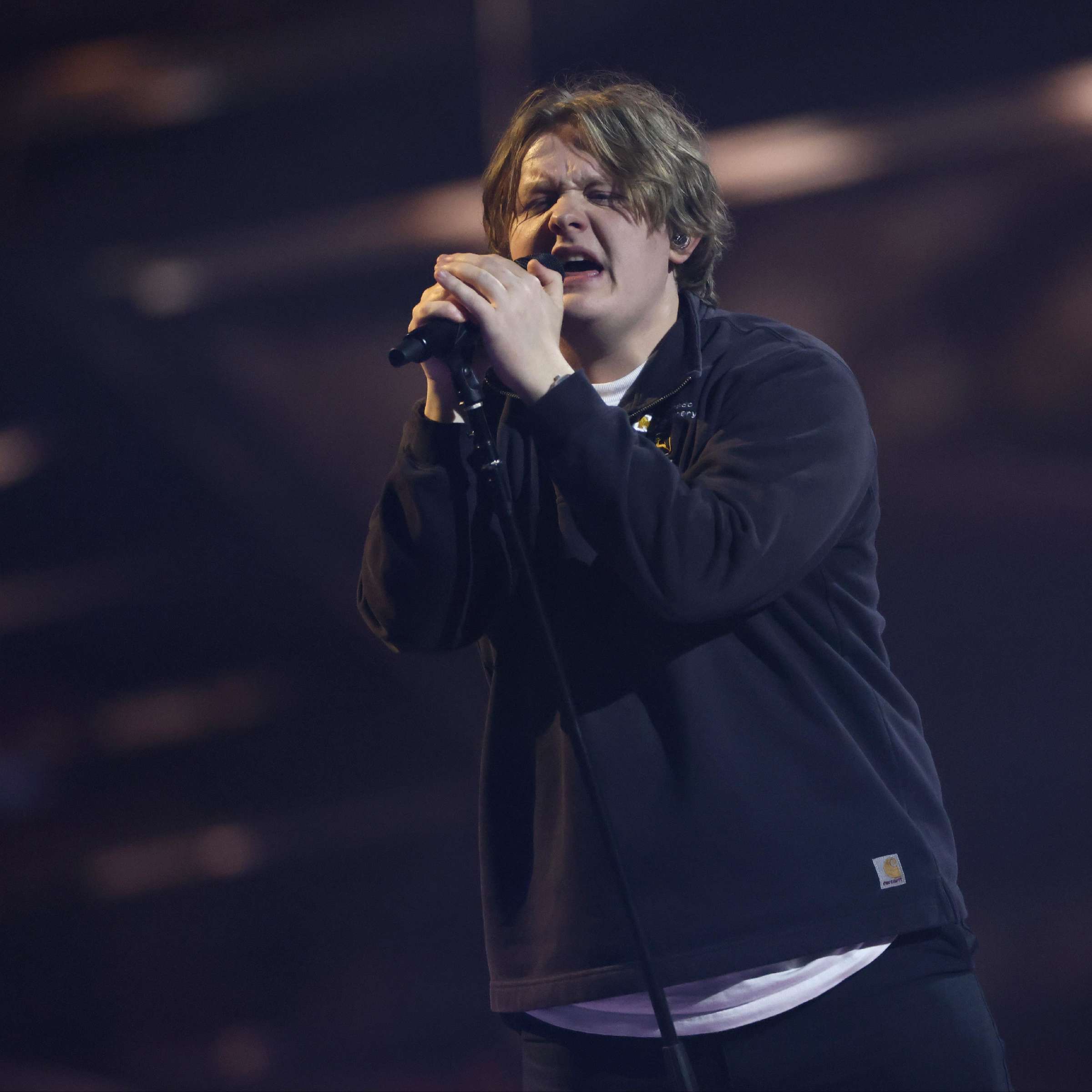 WWE SmackDown: La Emotiva Reaparición De Lewis Capaldi WWE SmackDown: La Emotiva Reaparición De Lewis Capaldi