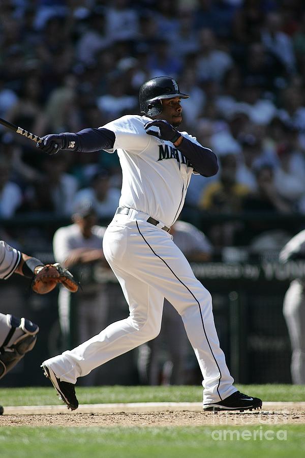 Yankees Broadcaster Under Fire For Seattle Mariners Remarks Yankees Broadcaster Under Fire For Seattle Mariners Remarks